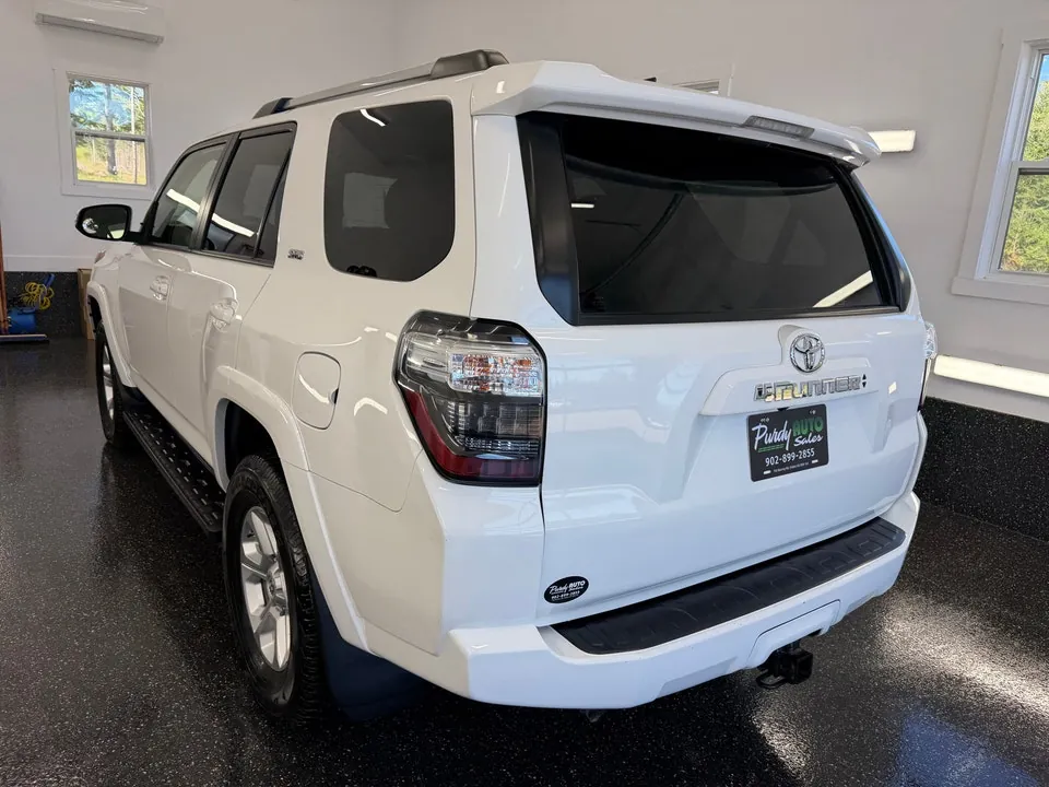 Toyota 4Runner 2020 photo 3