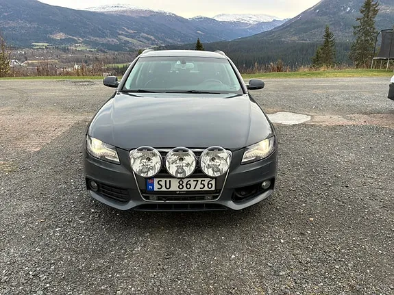 Audi A4 2010 photo 2