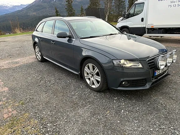 Audi A4 2010 photo 3