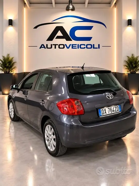 Toyota Auris 2009 photo 2