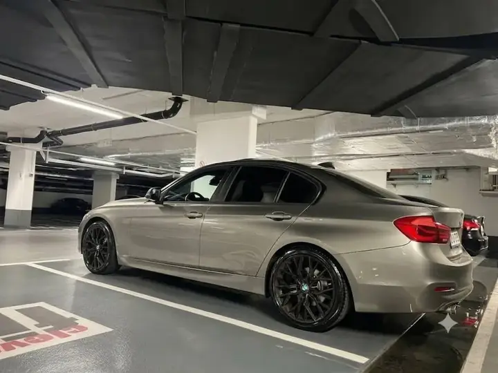 BMW 3 Series 2018 photo 2