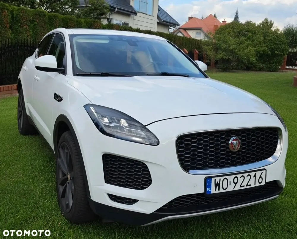 Jaguar E-Pace 2018 photo 3