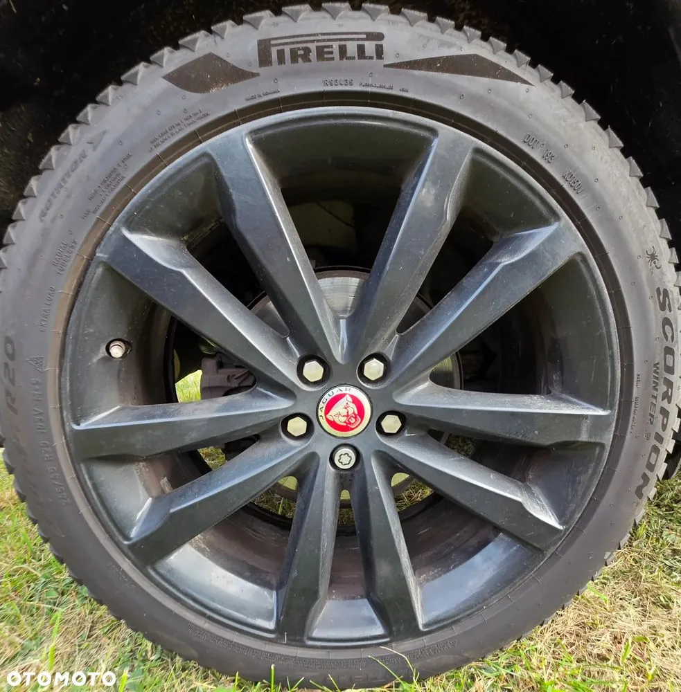 Jaguar E-Pace 2018 photo 4