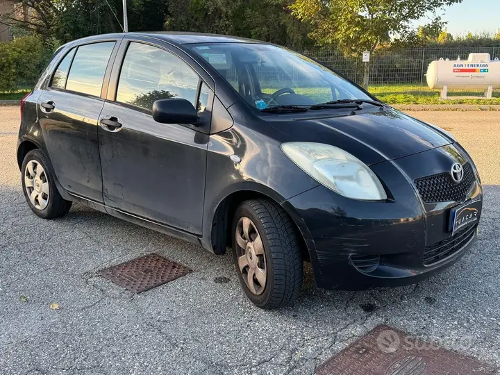 Toyota Yaris 2006 photo 3