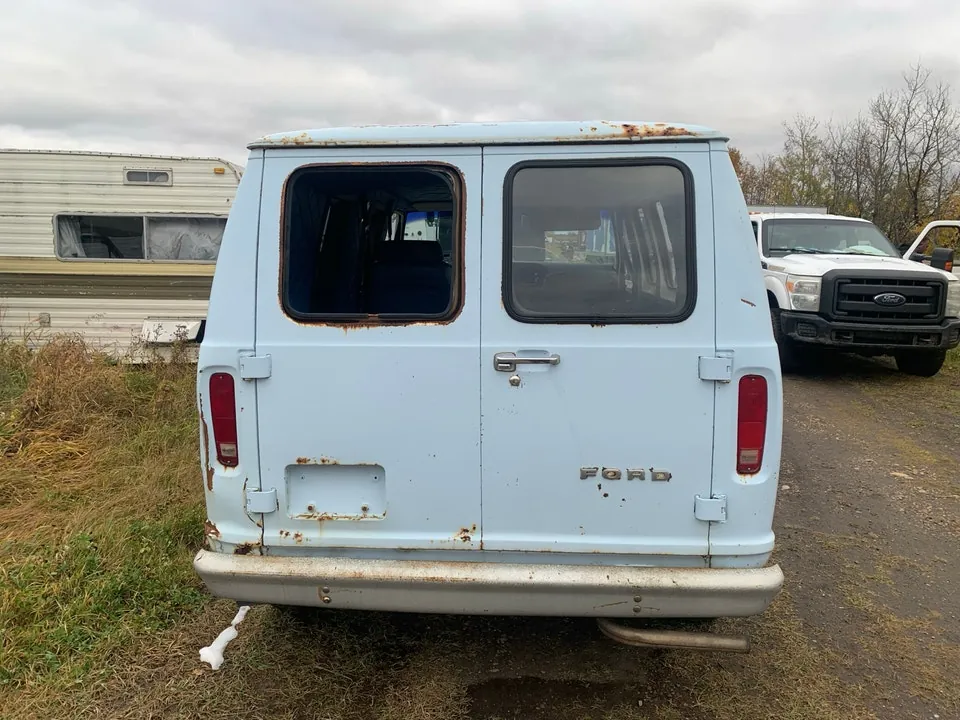 Ford E-Series Van 1976 photo 4