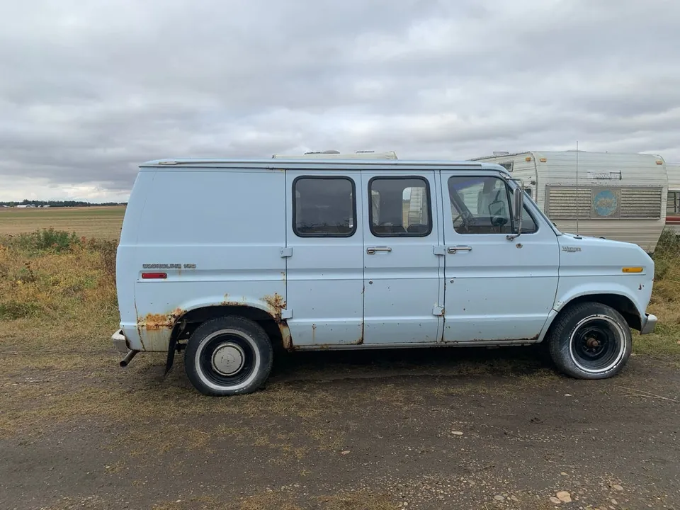 Ford E-Series Van 1976 photo 5