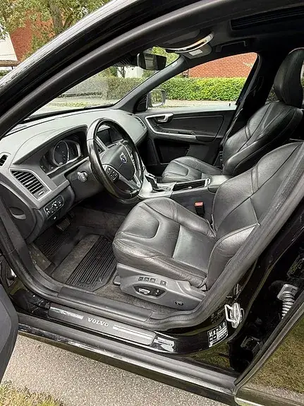 Volvo Xc60 2017 photo 2