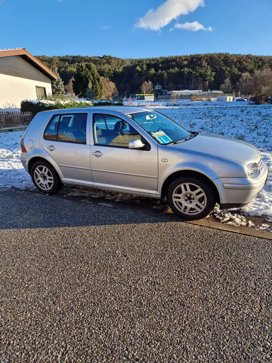 Volkswagen Golf 2003 photo 2