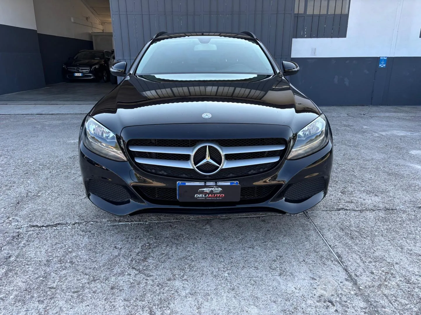 Mercedes-Benz C180 2016 photo 3