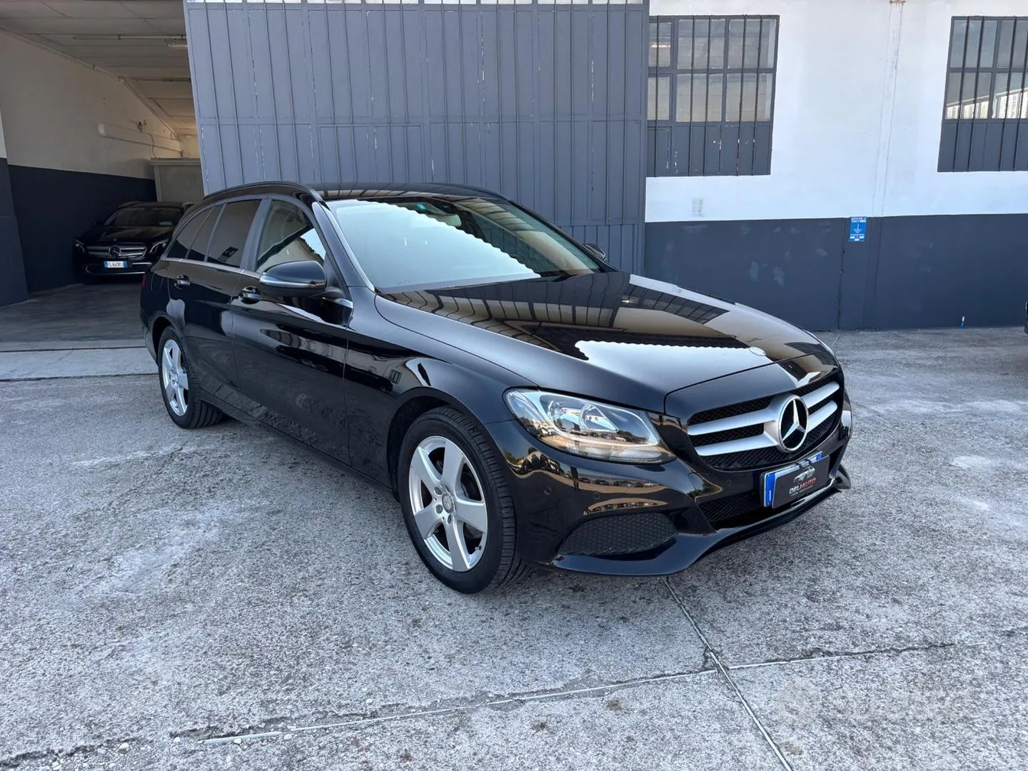 Mercedes-Benz C180 2016 photo 2
