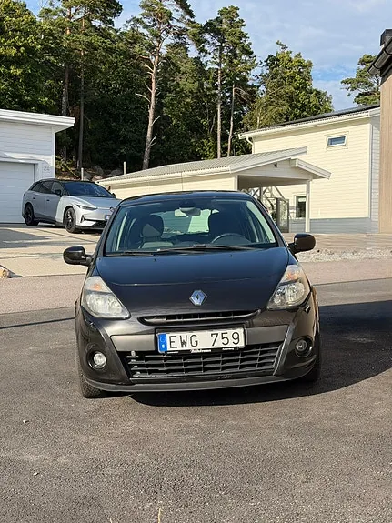 Renault Clio 2011 photo 2