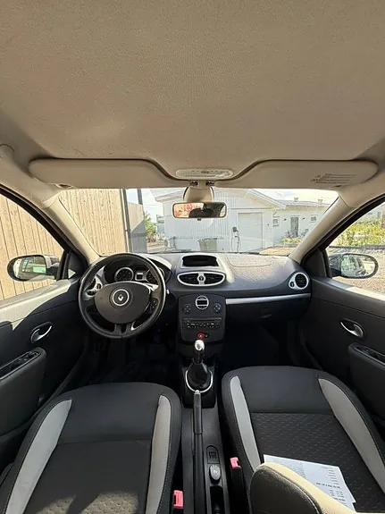 Renault Clio 2011 photo 5