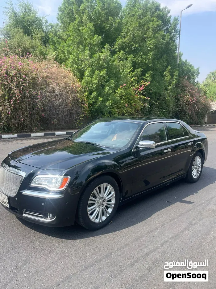 Chrysler 300 2012 photo 3
