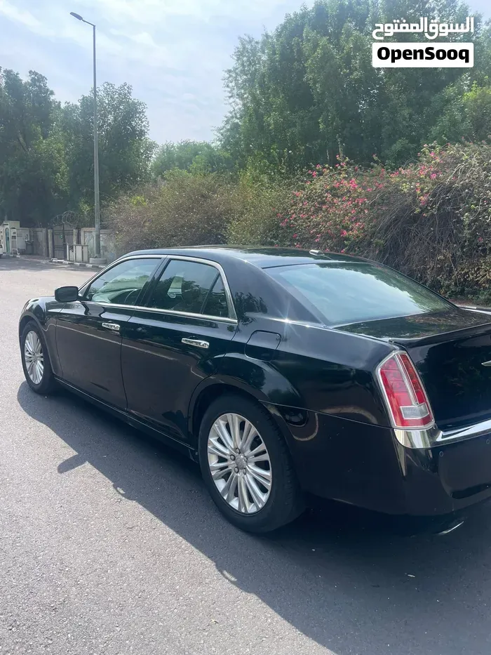 Chrysler 300 2012 photo 4