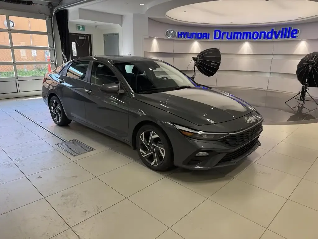 Hyundai Elantra 2025 photo 3