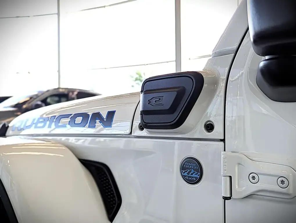 Jeep Wrangler 2023 photo 2