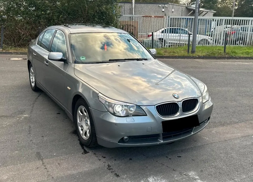 BMW 520I