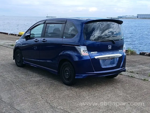 Honda Freed 2012 photo 3