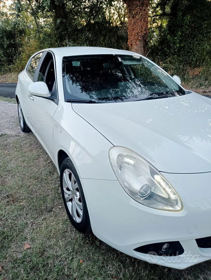 Alfa Romeo Giulietta 2013 photo 3