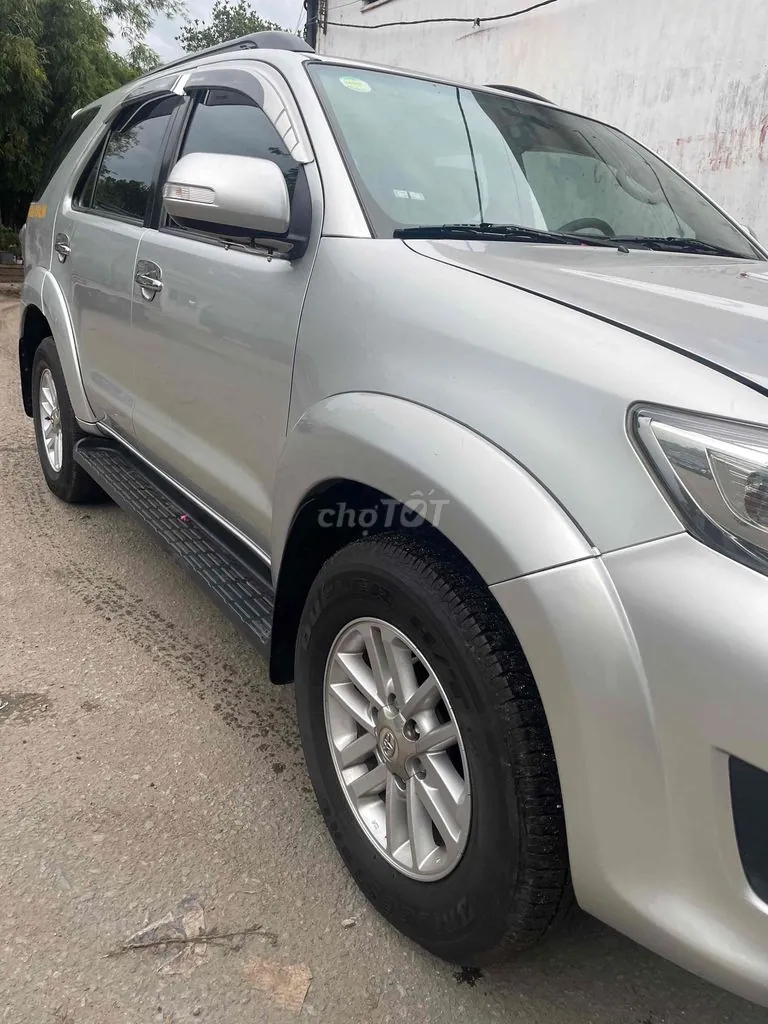Toyota Fortuner 2013 photo 2