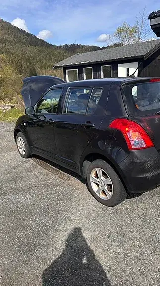 Suzuki Swift 2010 photo 2