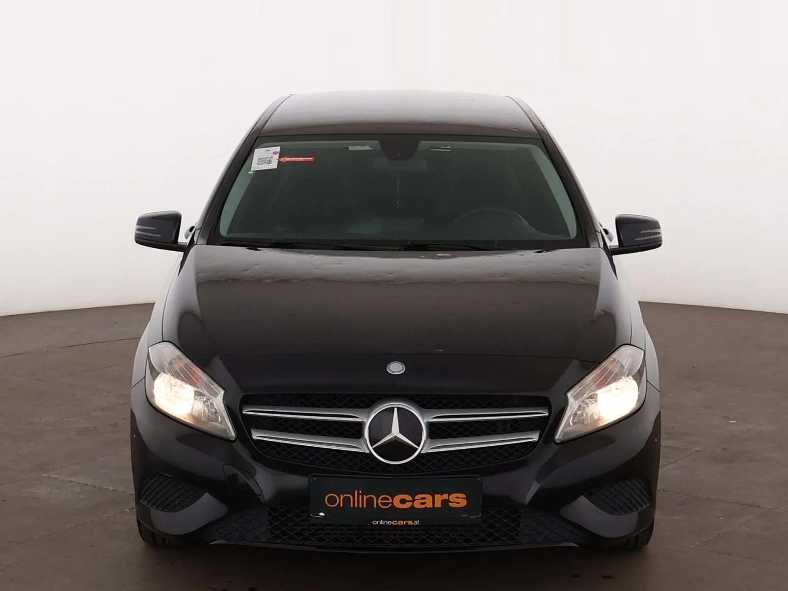 Mercedes-Benz A 180 2012 photo 2