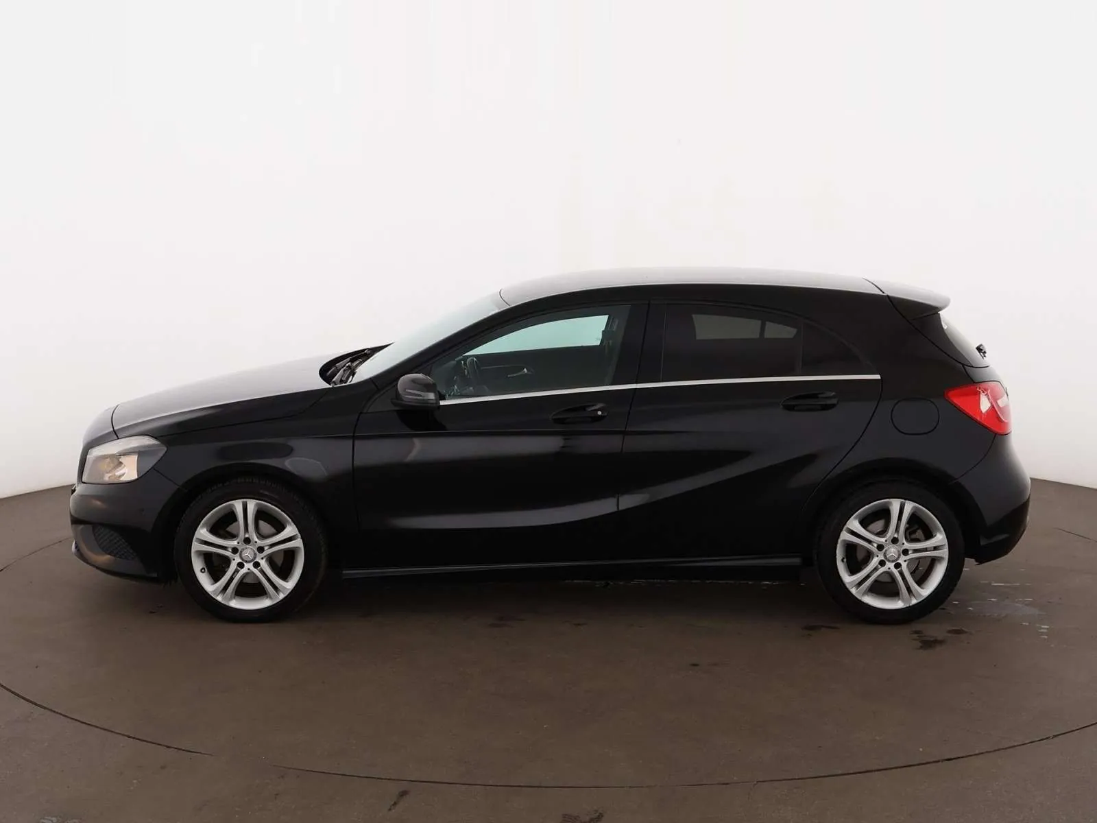 Mercedes-Benz A 180 2012 photo 5