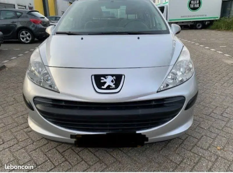 Peugeot 207 2007 photo 2
