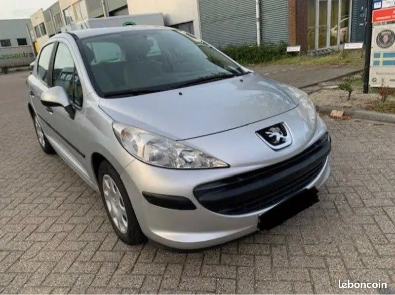 Peugeot 207 2007 photo 3