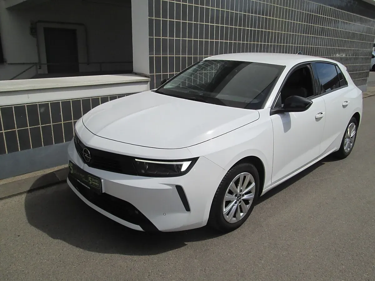 Opel Astra 2023 photo 2