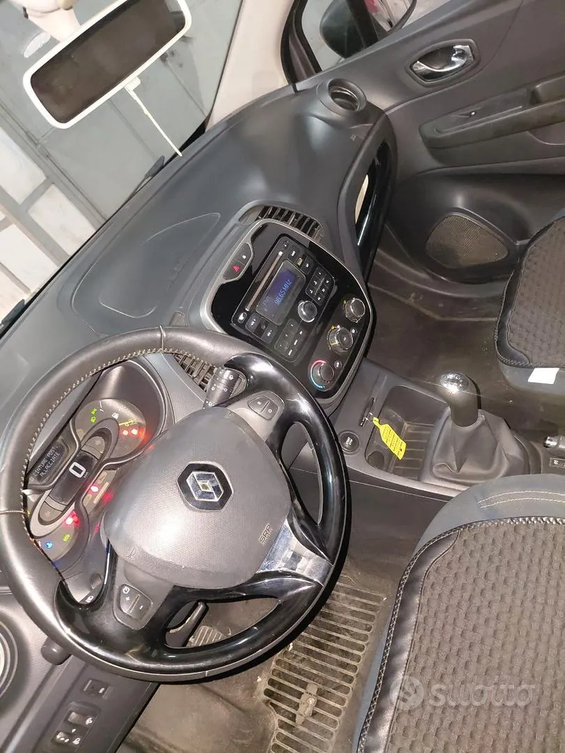 Renault Captur 2015 photo 2