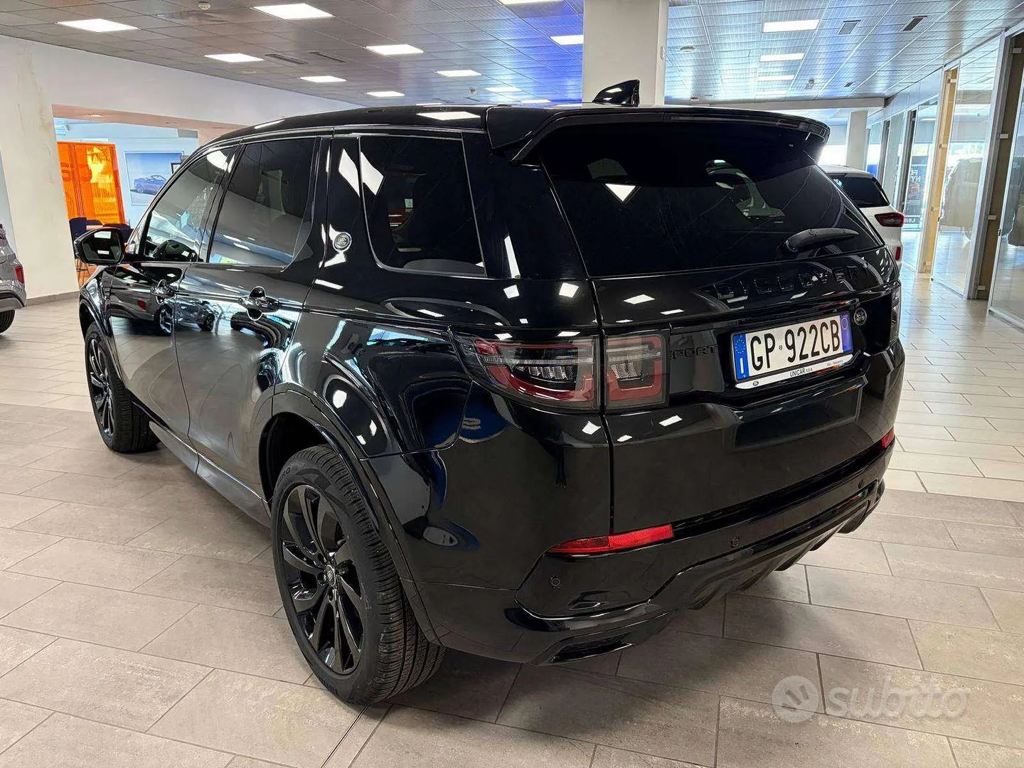 Land Rover Discovery Sport 2023 photo 5