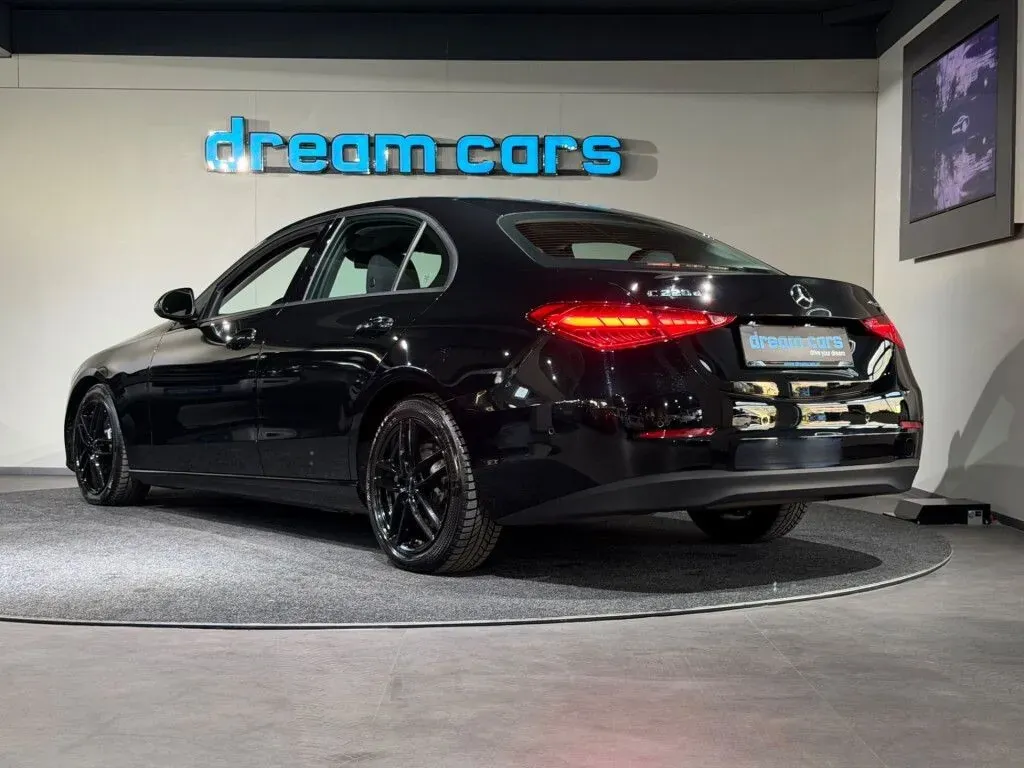 Mercedes-Benz C-Class 2024 photo 3