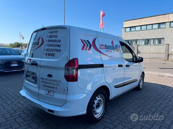 Ford Transit Courier 2017 photo 3