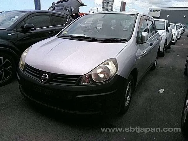 Nissan Ad Van 2015 photo 2