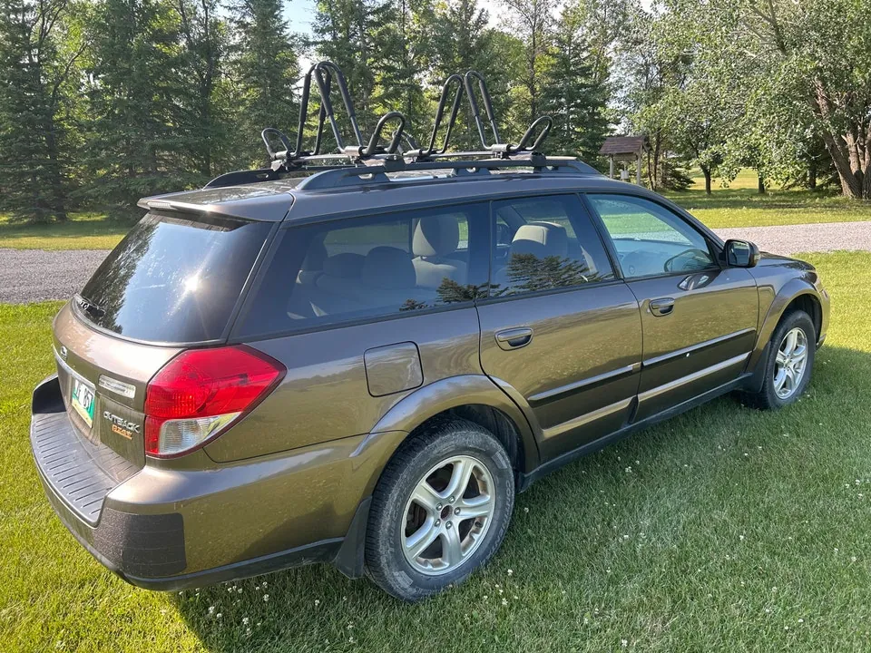 Subaru Outback 2009 photo 2