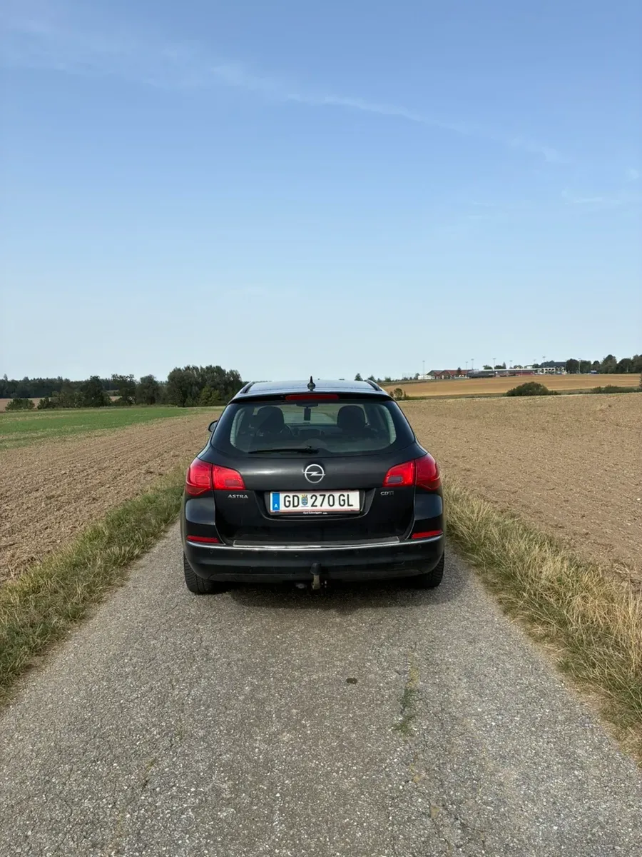 Opel Astra 2015 photo 3