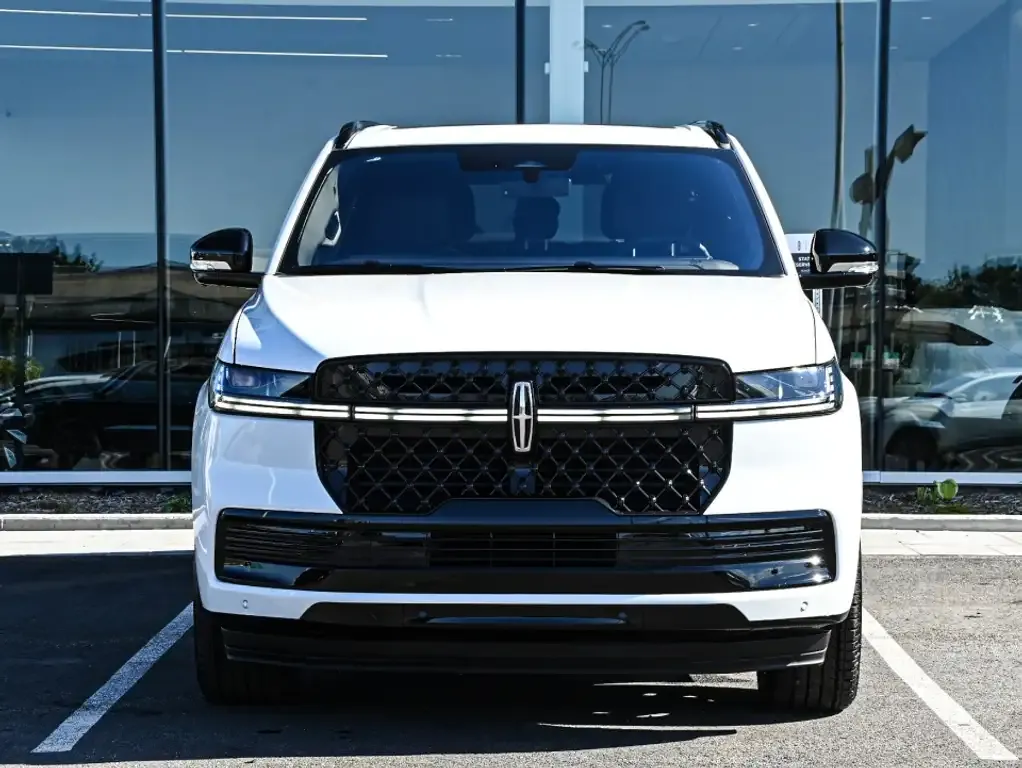 Lincoln Navigator 2025 photo 2