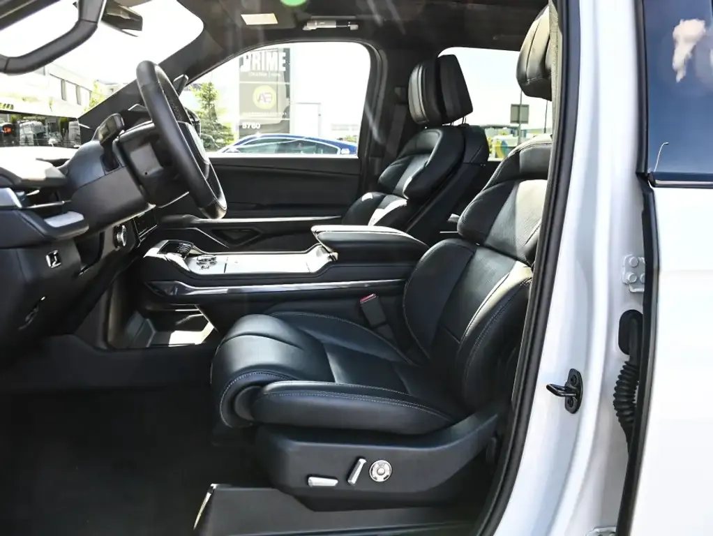 Lincoln Navigator 2025 photo 5