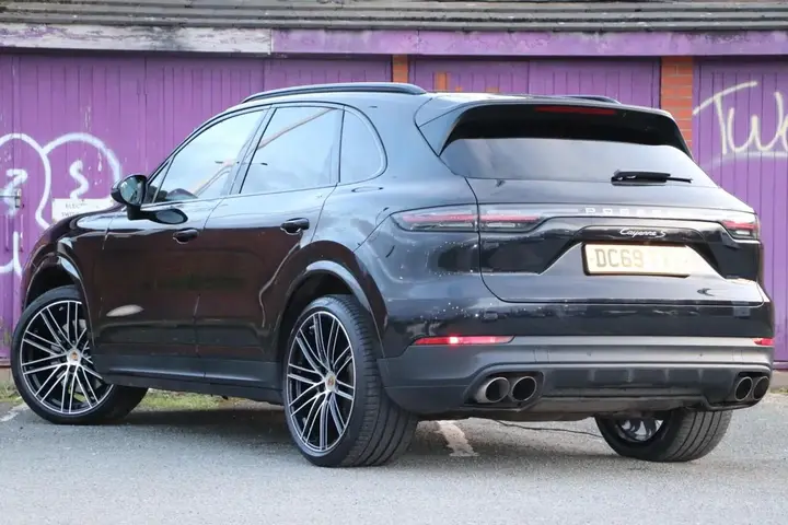Porsche Cayenne 2019 photo 2