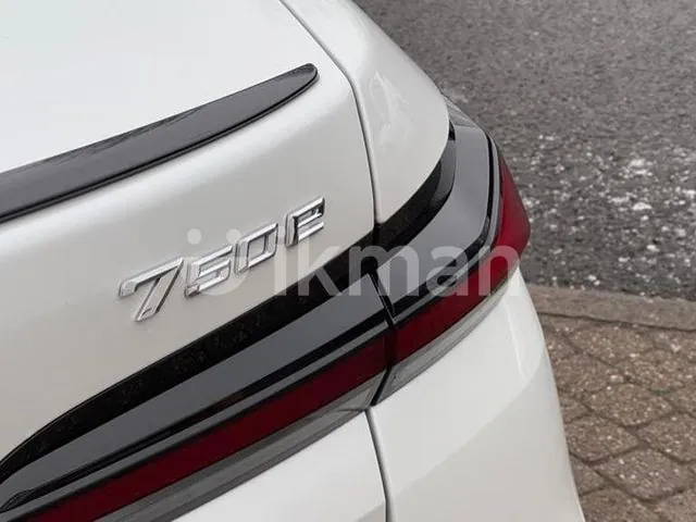 BMW 750Il 2025 photo 3