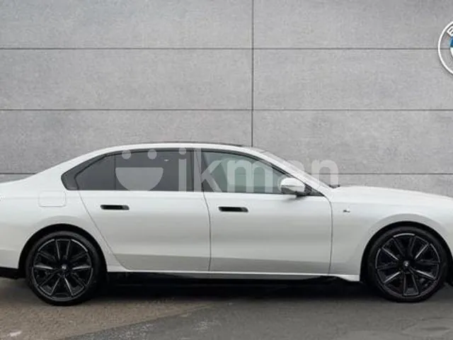 BMW 750Il 2025 photo 5