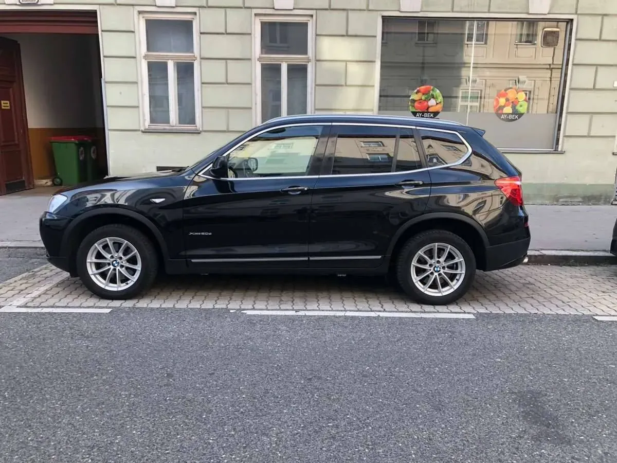 BMW X3 2011 photo 2