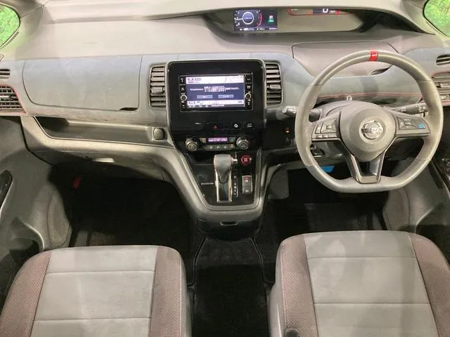 Nissan Serena 2018 photo 2