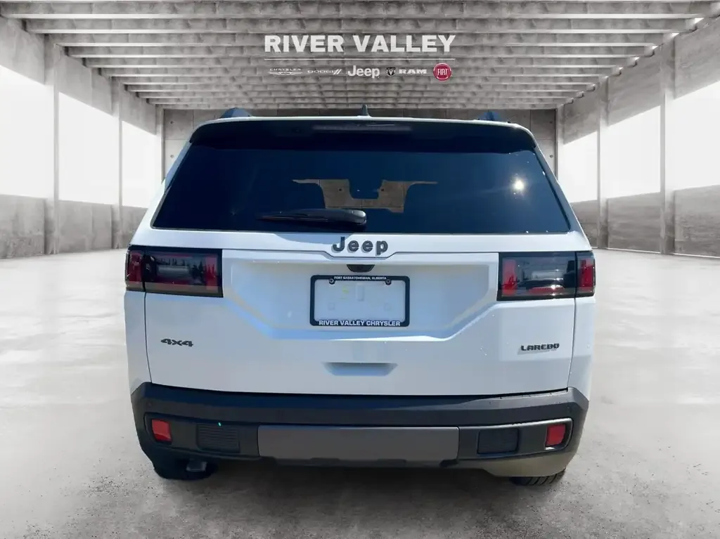 Jeep Cherokee 2026 photo 4