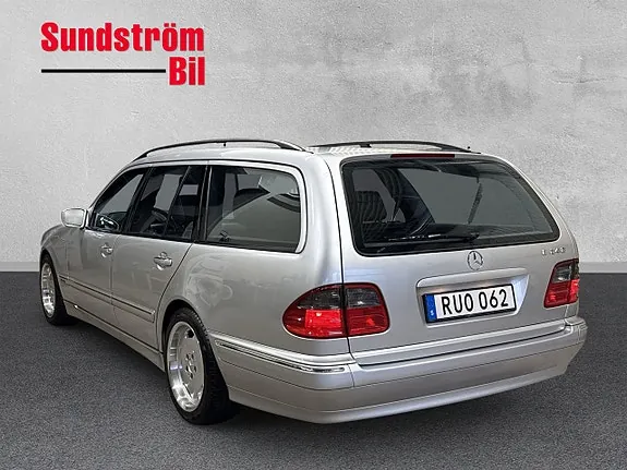 Mercedes-Benz E240 2001 photo 4