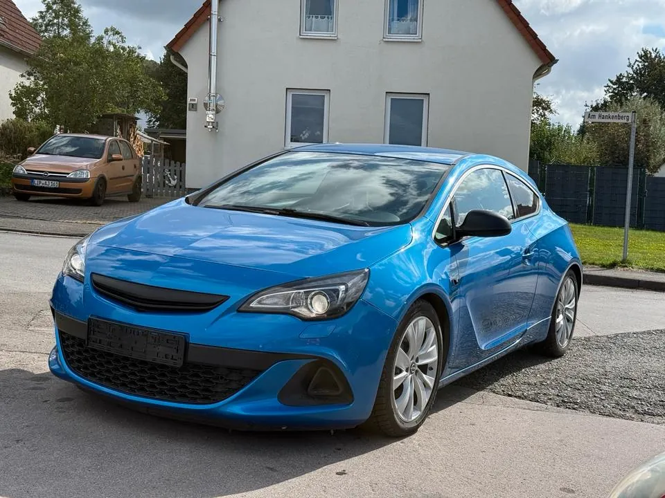 Opel Astra Gtc