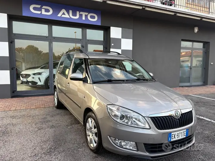 Skoda Roomster 2011 photo 2