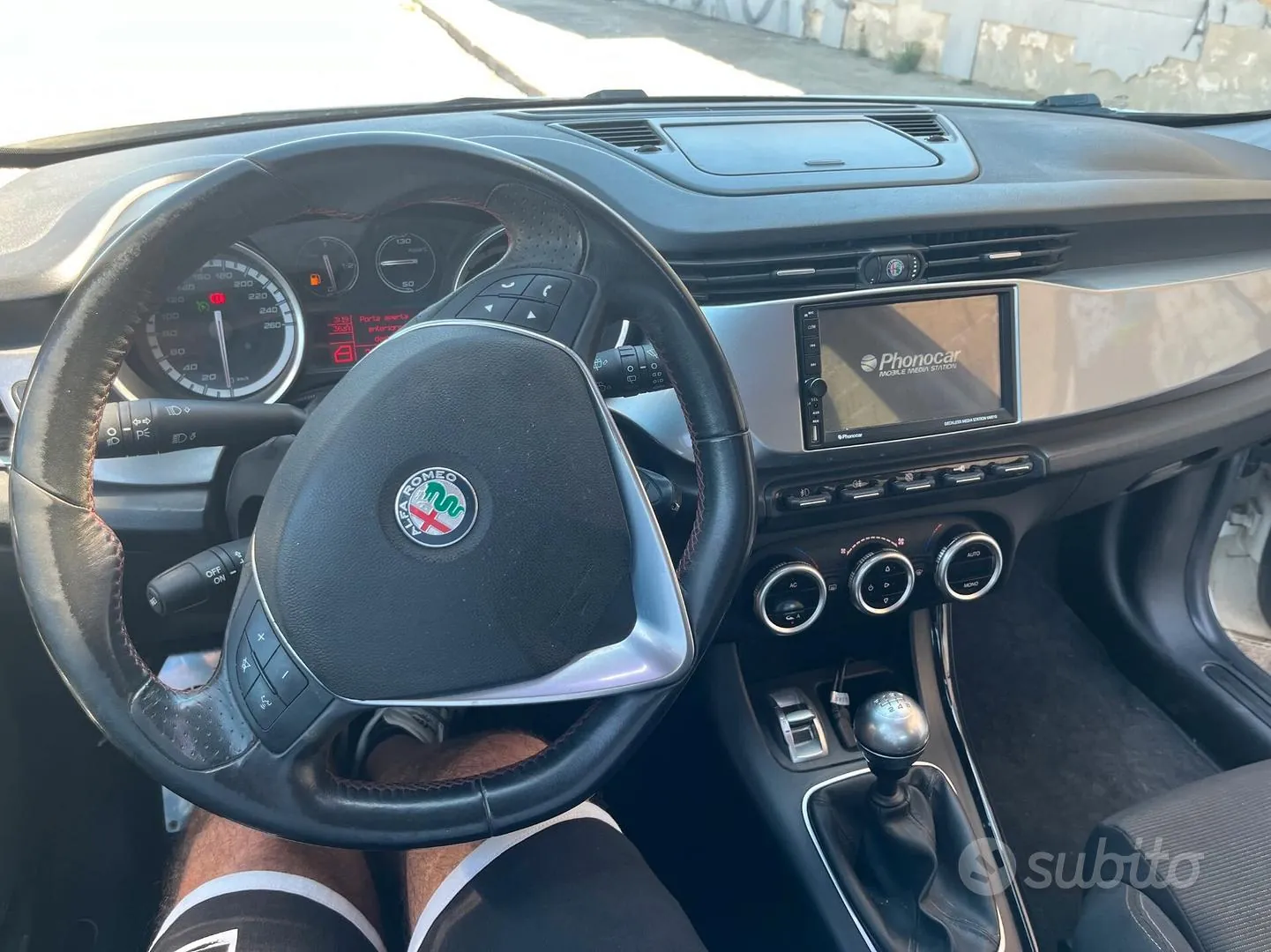Alfa Romeo Giulietta 2012 photo 4
