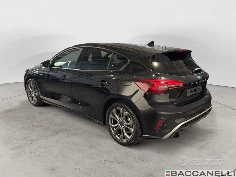 Ford Focus 2026 photo 2